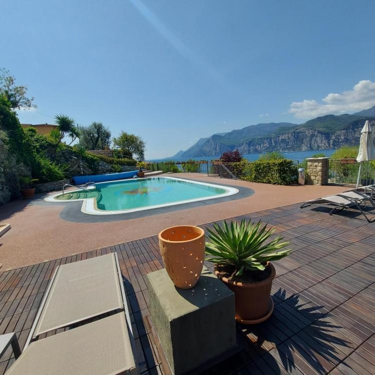 Villa Treccani Apartments Мальчезіне Екстер'єр фото