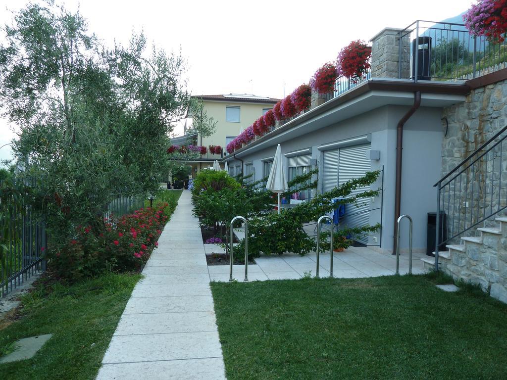 Villa Treccani Apartments Мальчезіне Екстер'єр фото