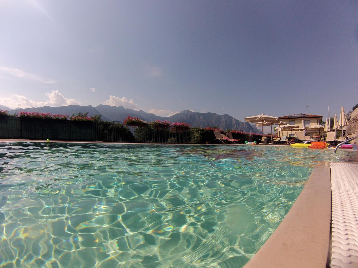 Villa Treccani Apartments Мальчезіне Екстер'єр фото